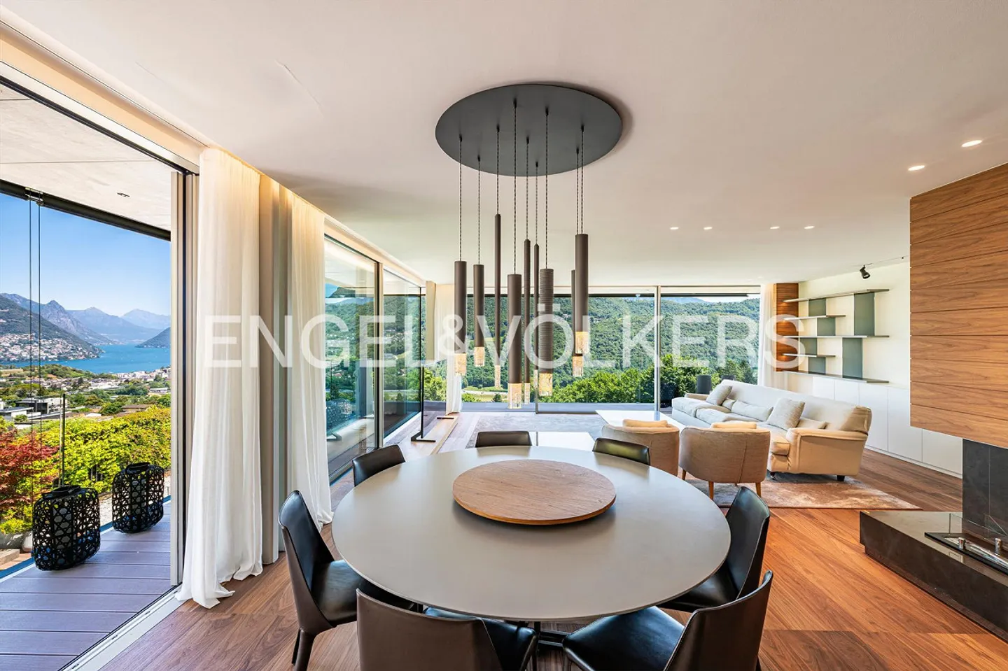 Contemporary prestigious residence - Photo 2 of 15