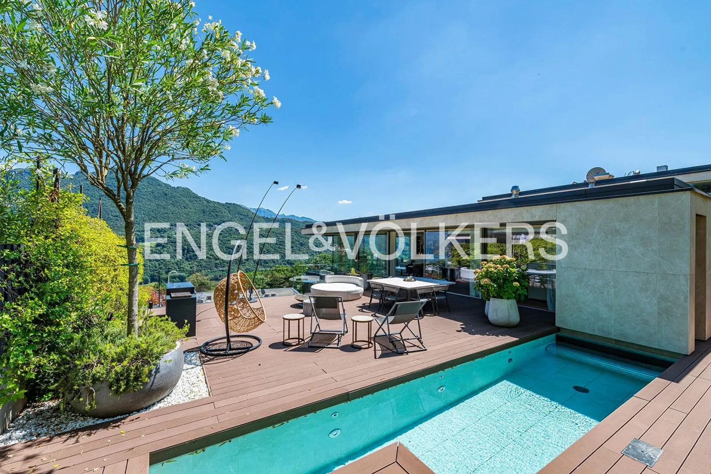 Contemporary prestigious residence - Photo 6 of 15