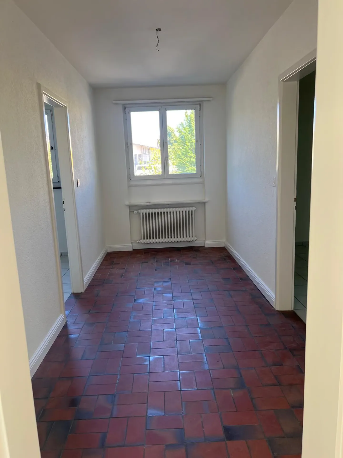 Luminoso appartamento di 3,5 locali con balcone - nuova cucina - Foto 6 di 14