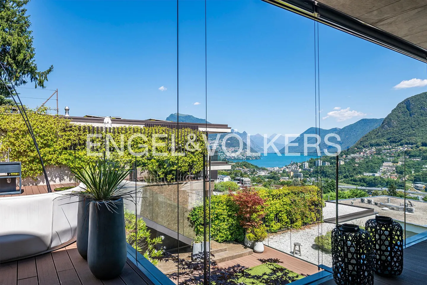 Contemporary prestigious residence - Photo 7 of 15