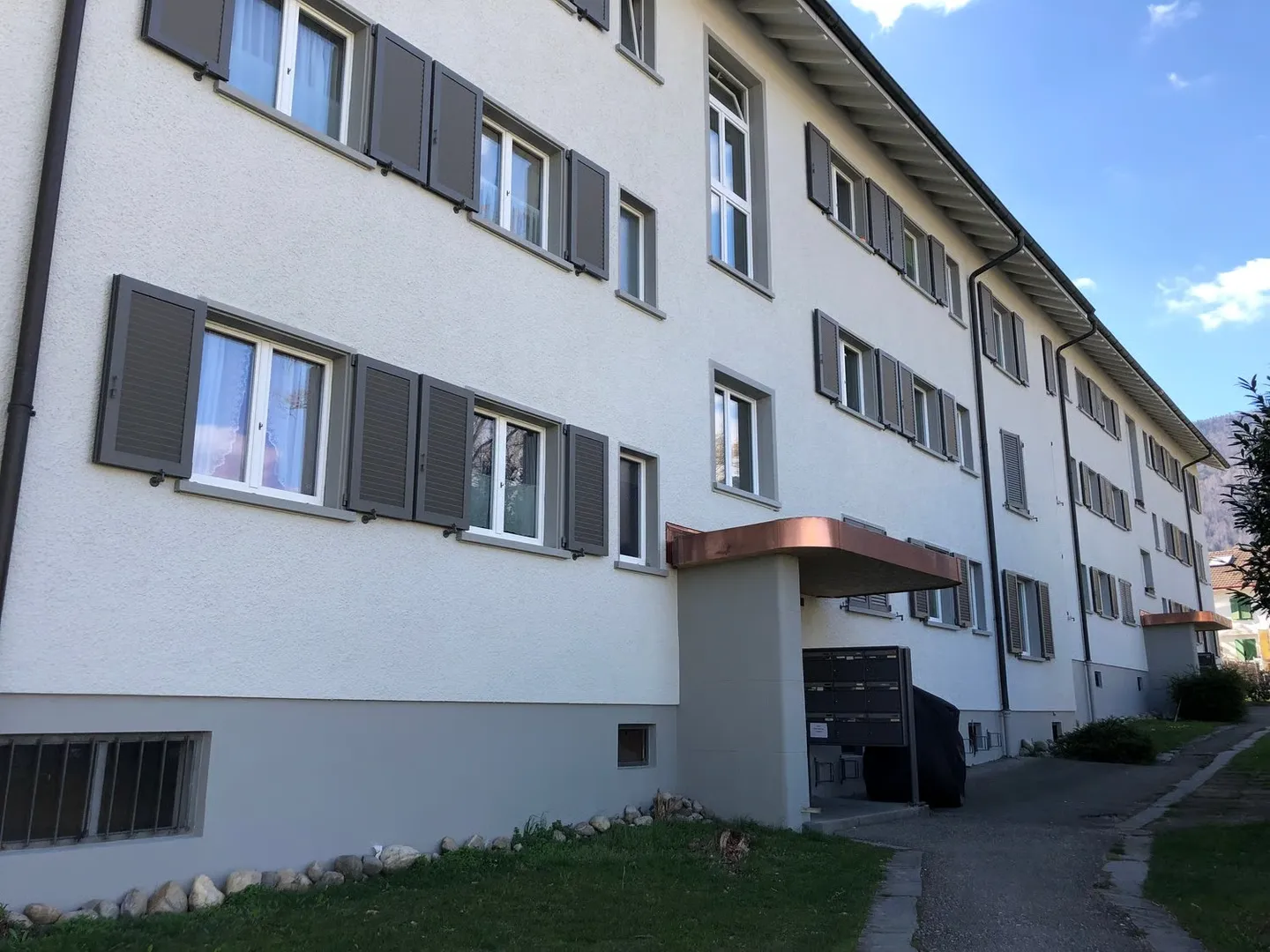 Luminoso appartamento di 3,5 locali con balcone - nuova cucina - Foto 1 di 14