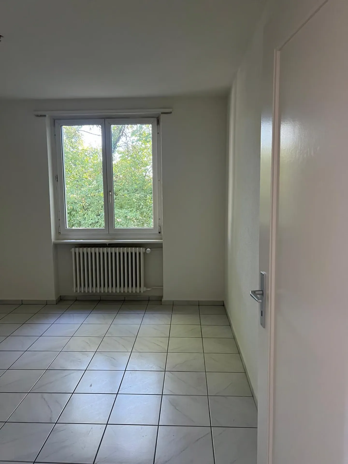 Luminoso appartamento di 3,5 locali con balcone - nuova cucina - Foto 10 di 14