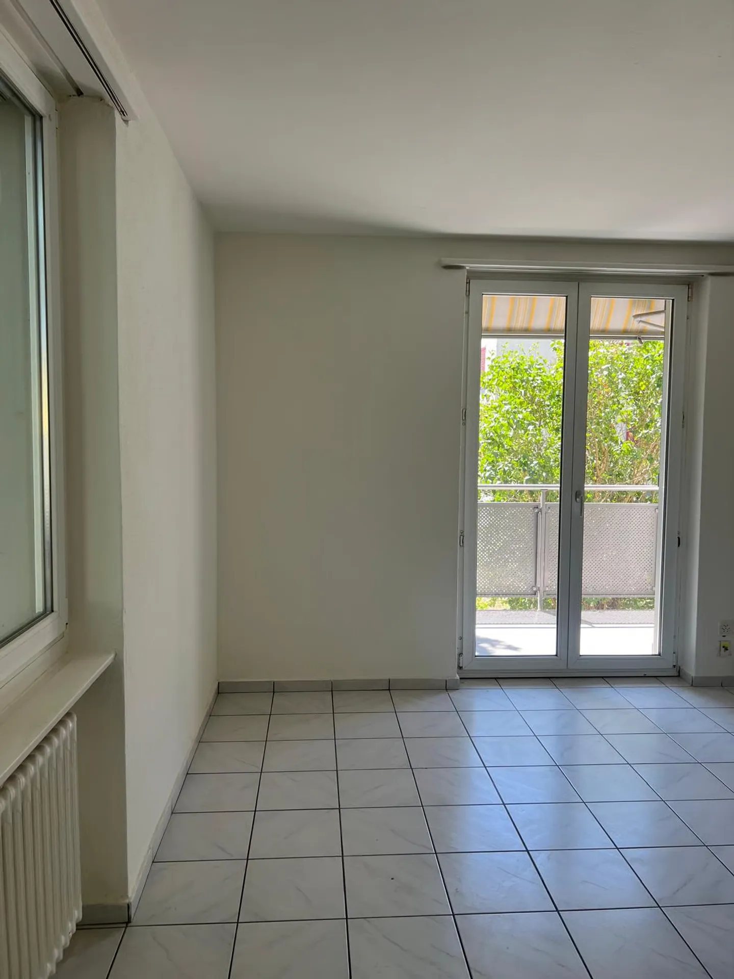 Luminoso appartamento di 3,5 locali con balcone - nuova cucina - Foto 11 di 14