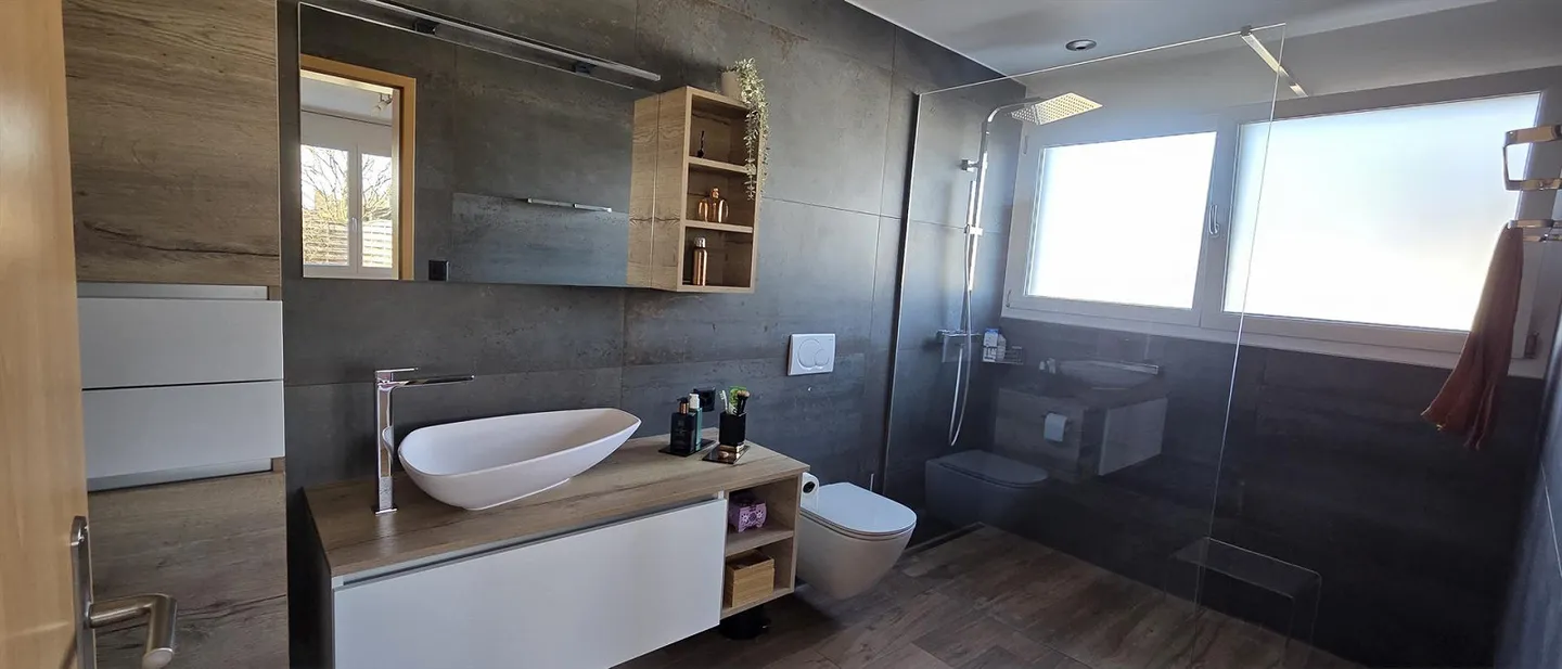 Individual villa with swimming pool - calm and green environment - Photo 7 of 13