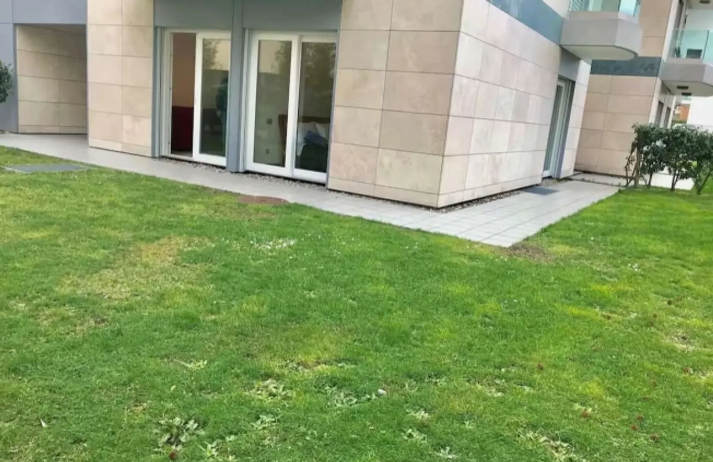 Apartment with Garden in Viganello - Photo 1 of 8