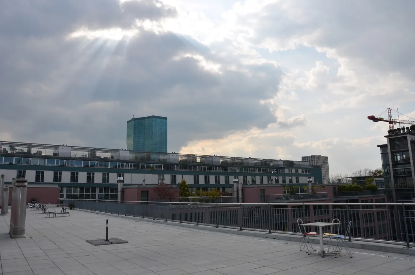 MÖBLIERTES ZIMMER MIT MORGENSONNE - Foto 2 von 5