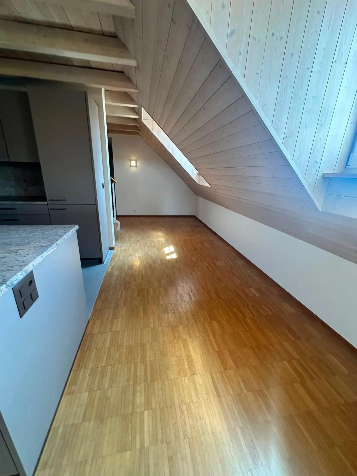 Charmante Dachwohnung in Dornach - Foto 6 von 21