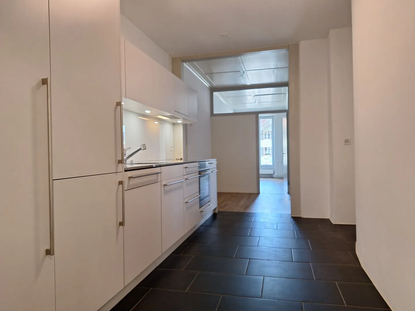 Stilvolle 4.5-Zimmer-Altbauwohnung im Aarberger Stedtli! - Foto 3 von 11