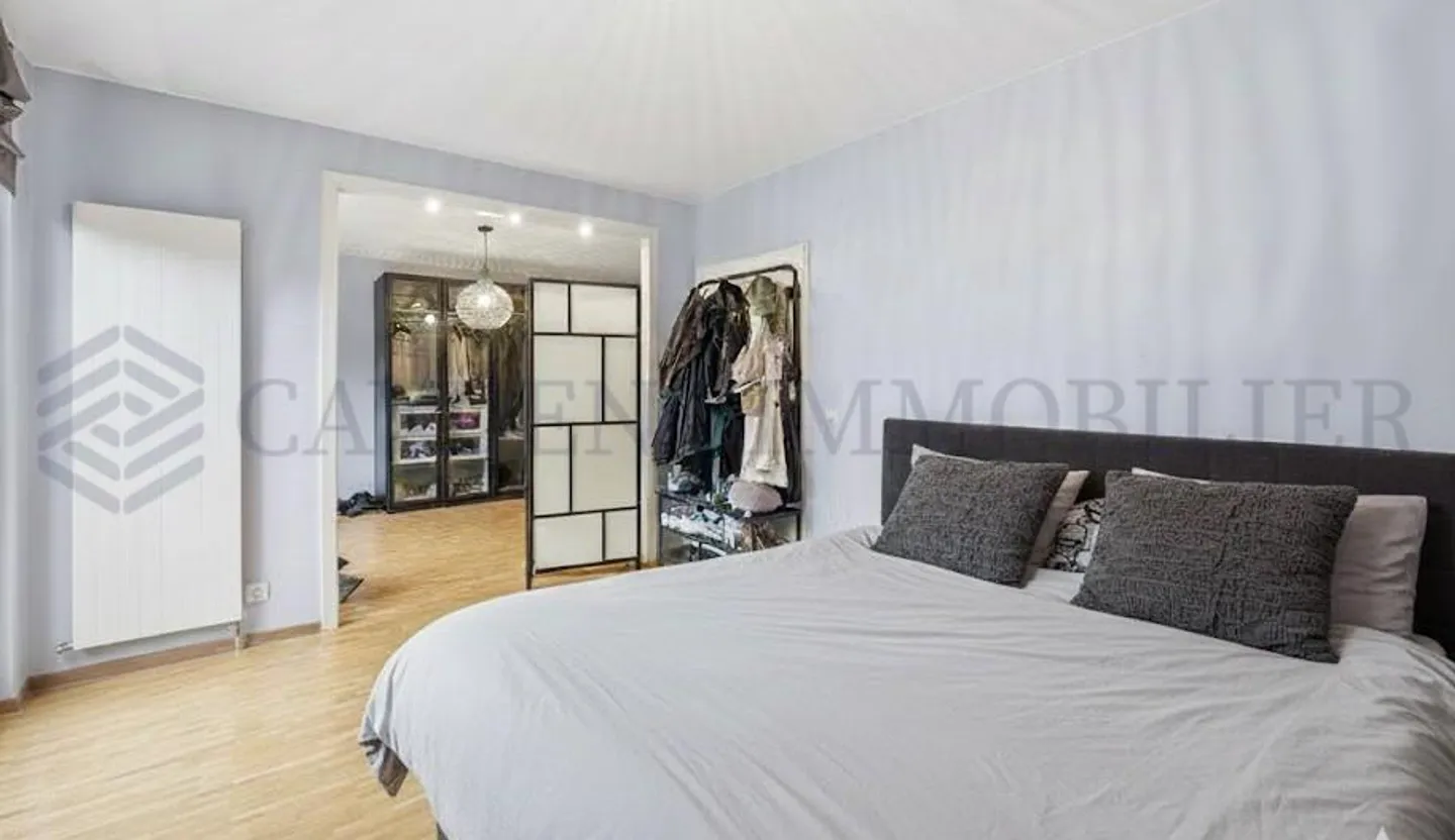 Exclusivité !! Bel appartement de 7 pièces avec grande terrasse - Photo 7 sur 13