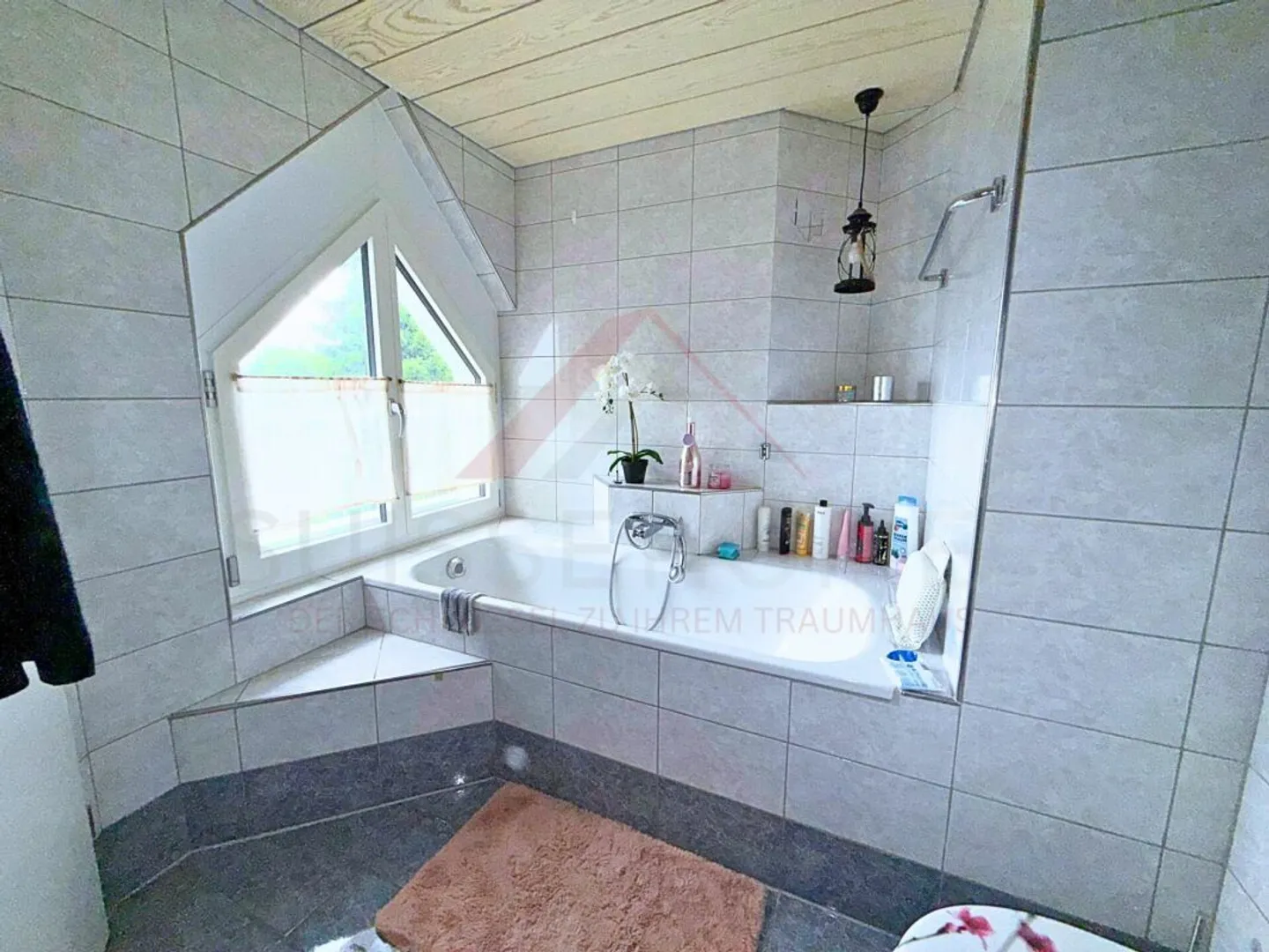 Ihr neues Zuhause auf 126 m² - stilvolle 5.5-Zimmer-Wohnung in Huttwil - Foto 9 von 17