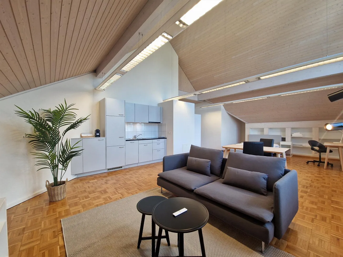 Monolocale arredato con vari vantaggi! - Foto 3 di 10