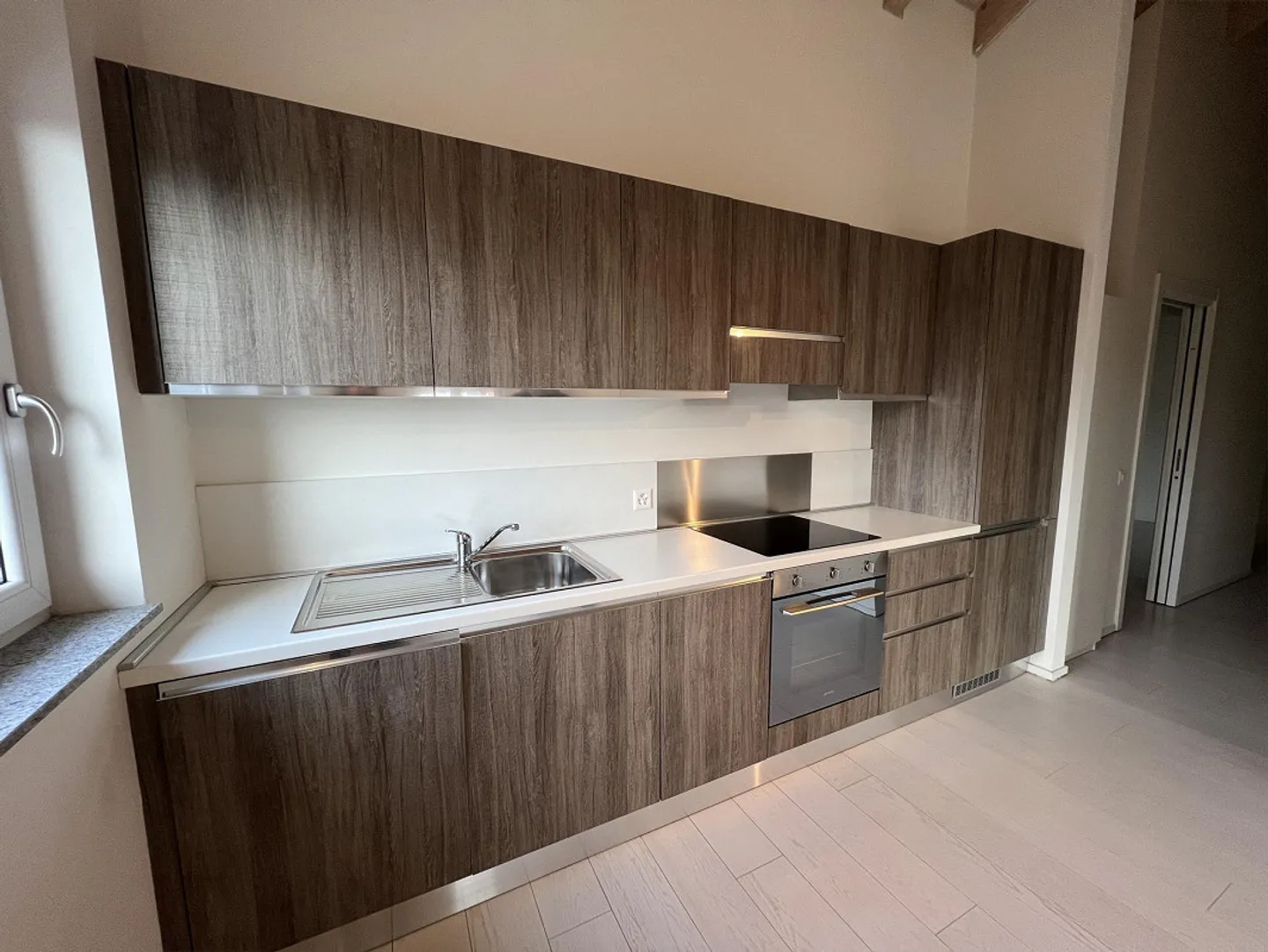 Moderno attico con tetto a vista in vendita a Cadro - Foto 1 di 15