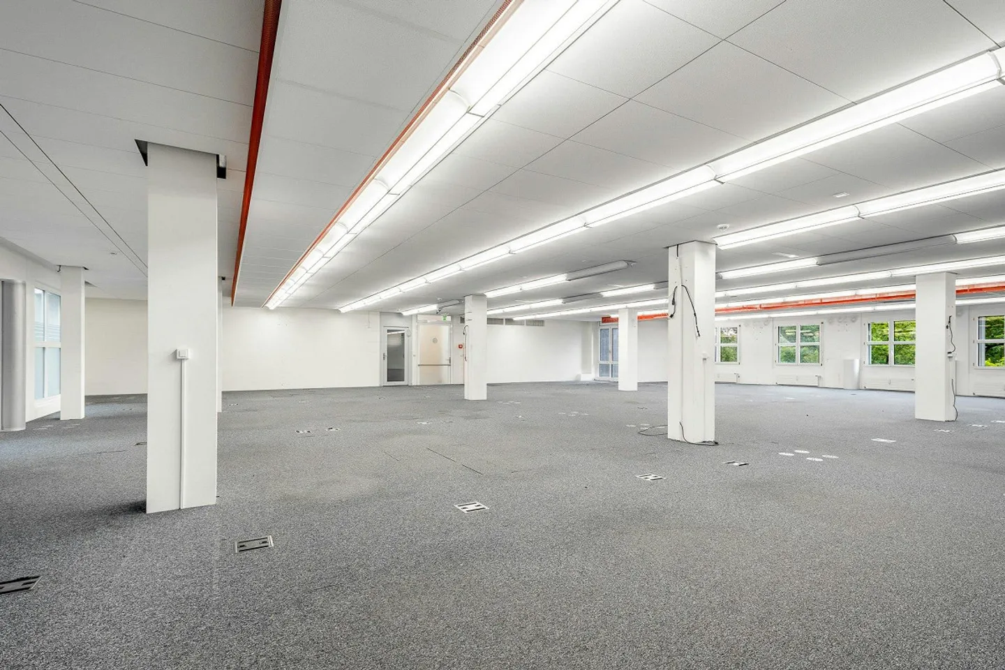PLAZA | Spazio commerciale con potenziale - 350 m² per la tua attività - Foto 2 di 6