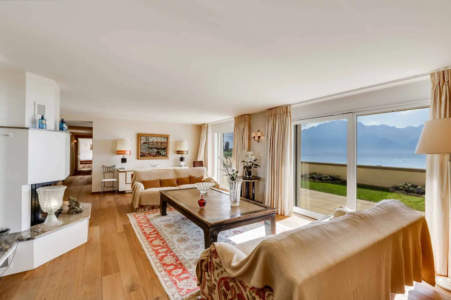 Private pool! Panoramic view of the lake - Photo 2 of 13