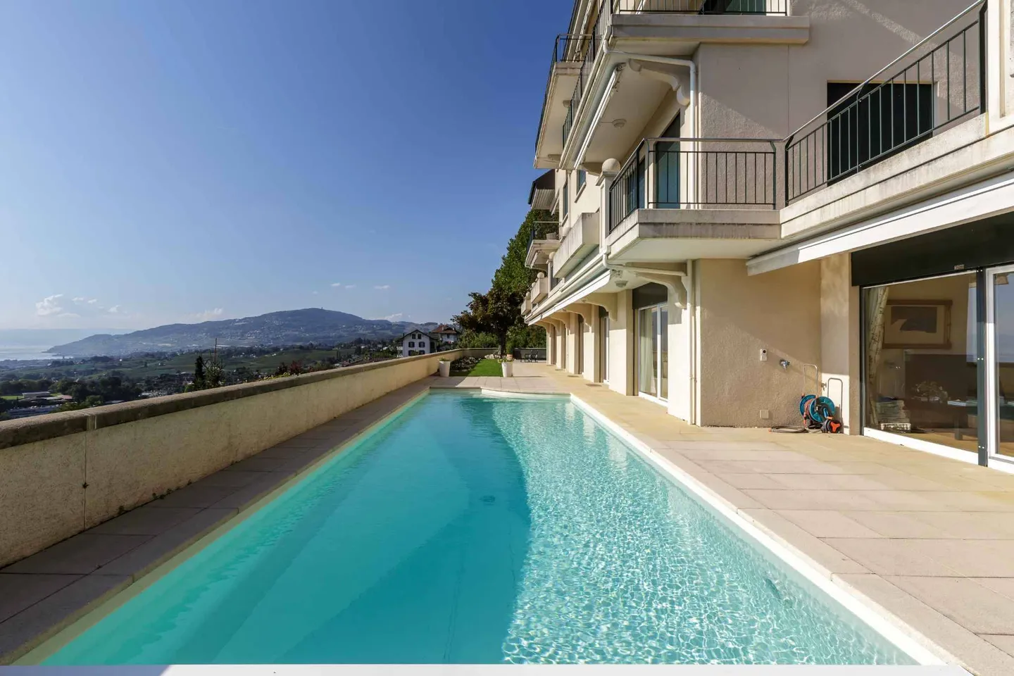 Private pool! Panoramic view of the lake - Photo 5 of 13