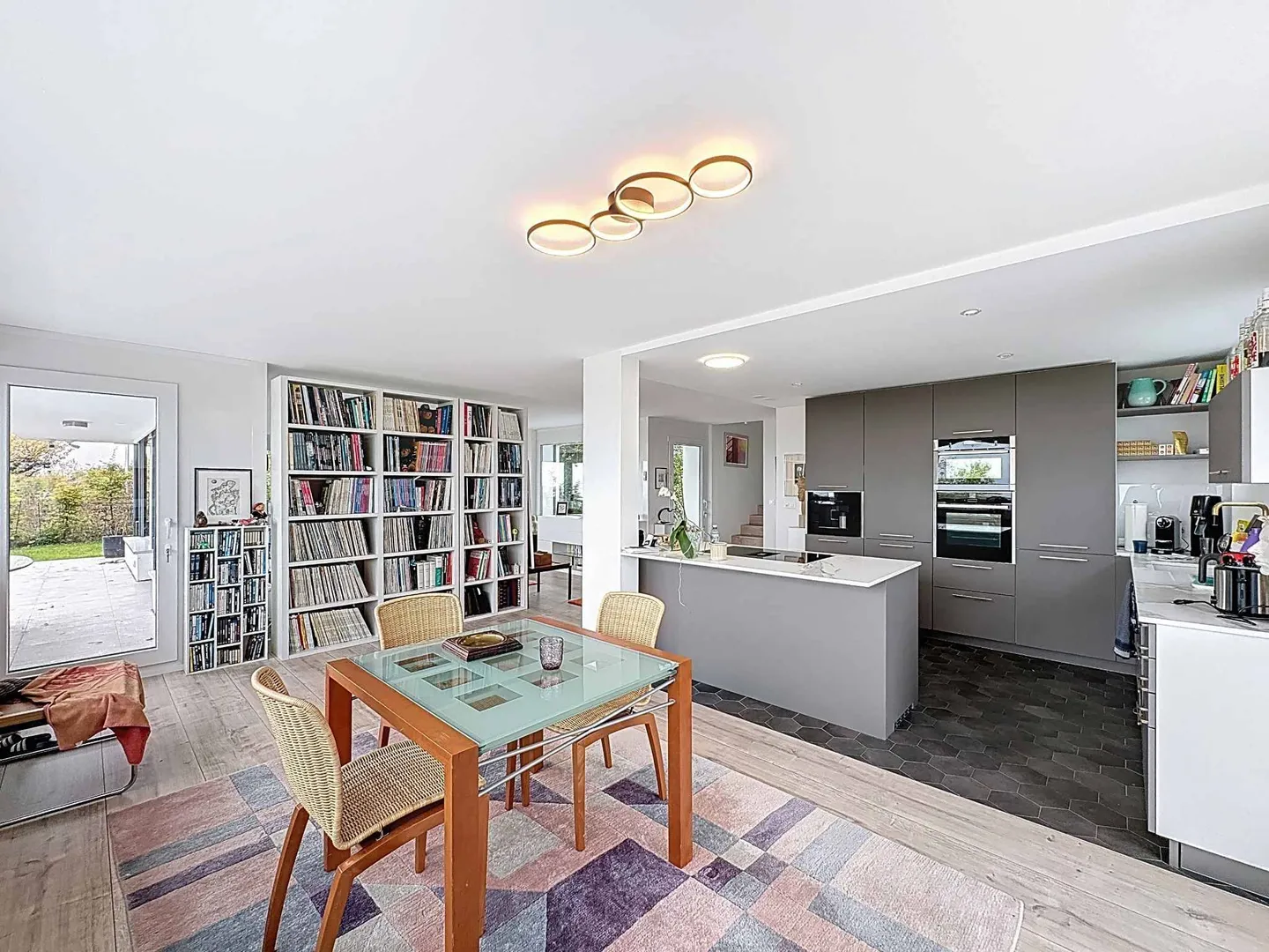 6.5-room detached house with adjoining building land - Photo 5 of 11