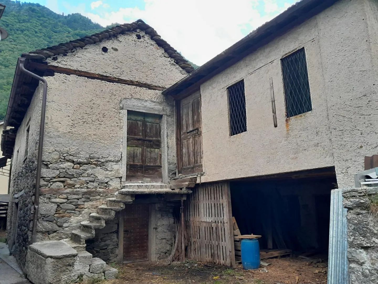 Progetto di ristrutturazione a Malvaglia - Foto 1 di 13