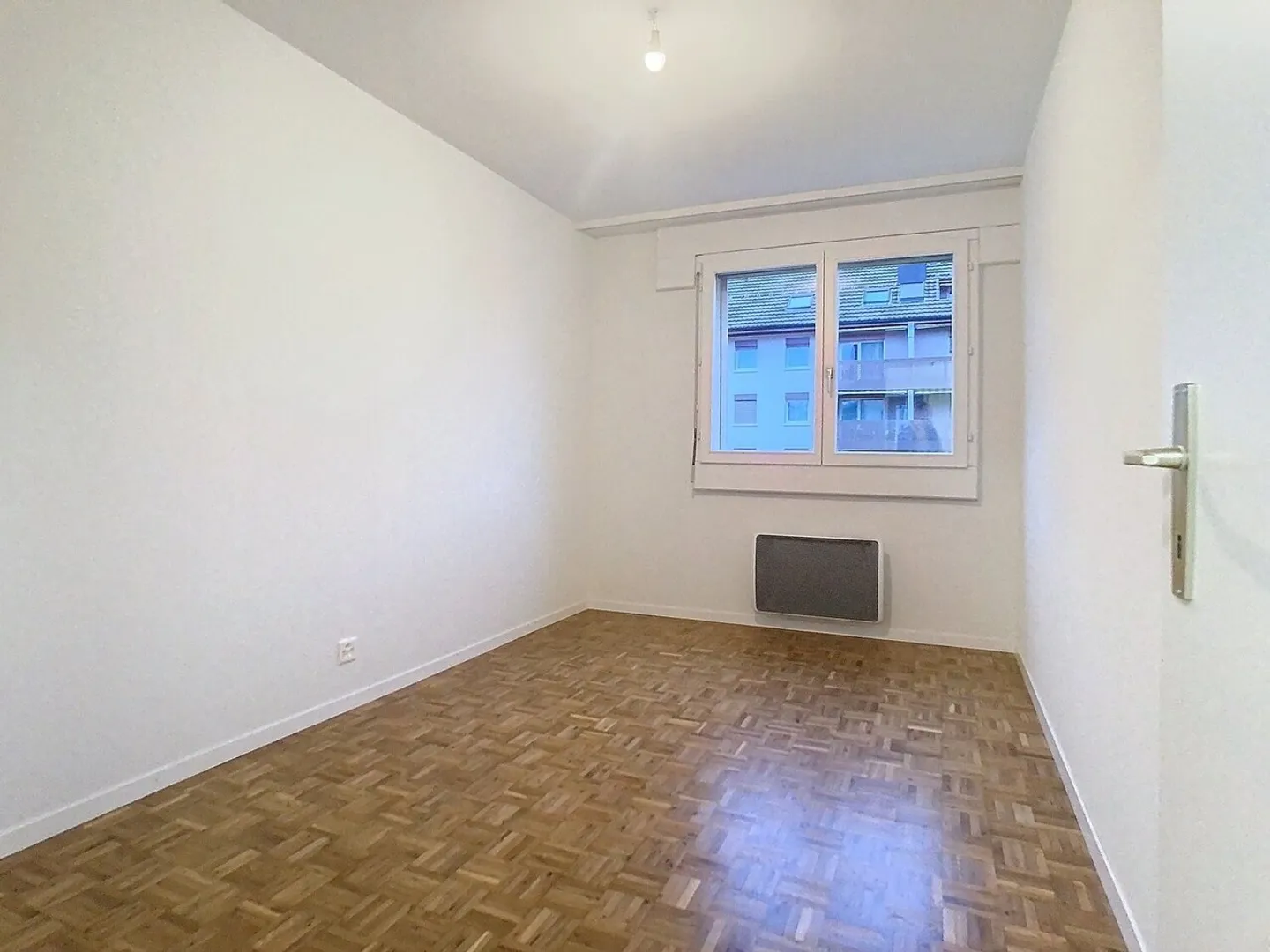 Charming renovated 4-room apartment - Photo 1 of 9