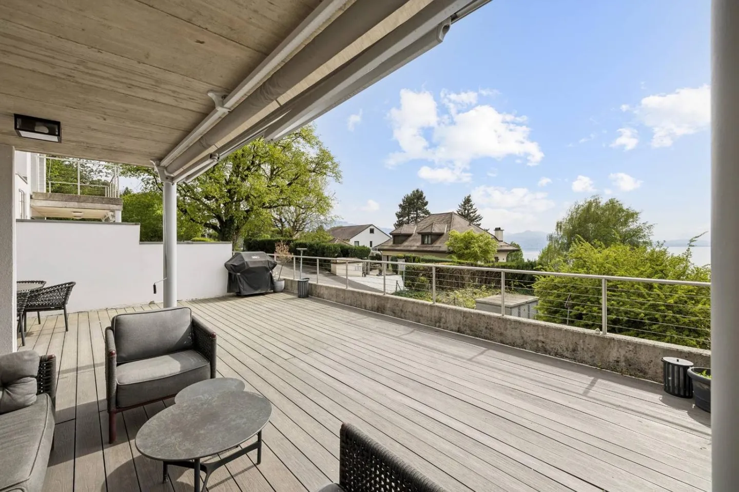 Modernes Reihenhaus mit Aussicht - Foto 2 von 13