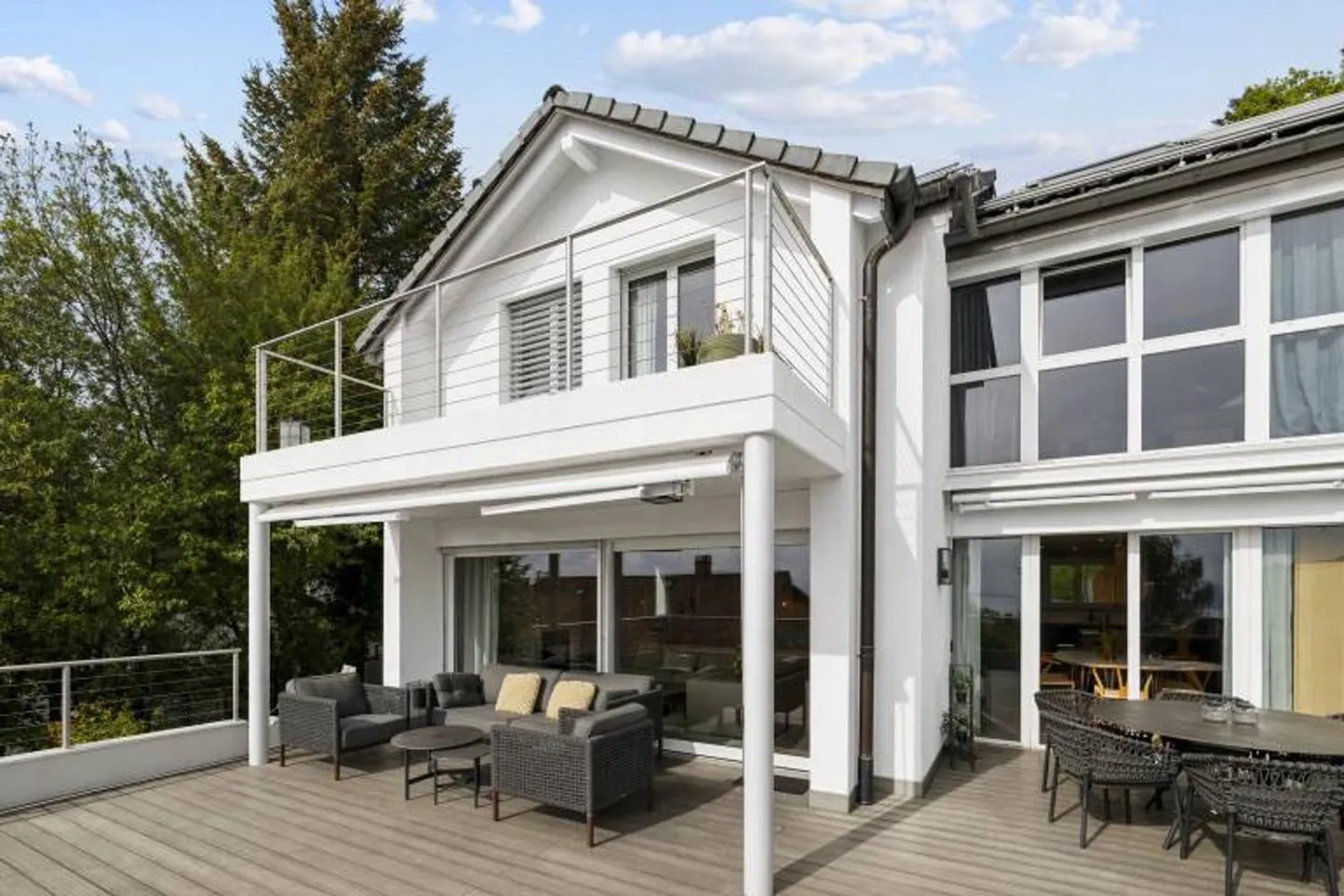 Modernes Reihenhaus mit Aussicht - Foto 3 von 13