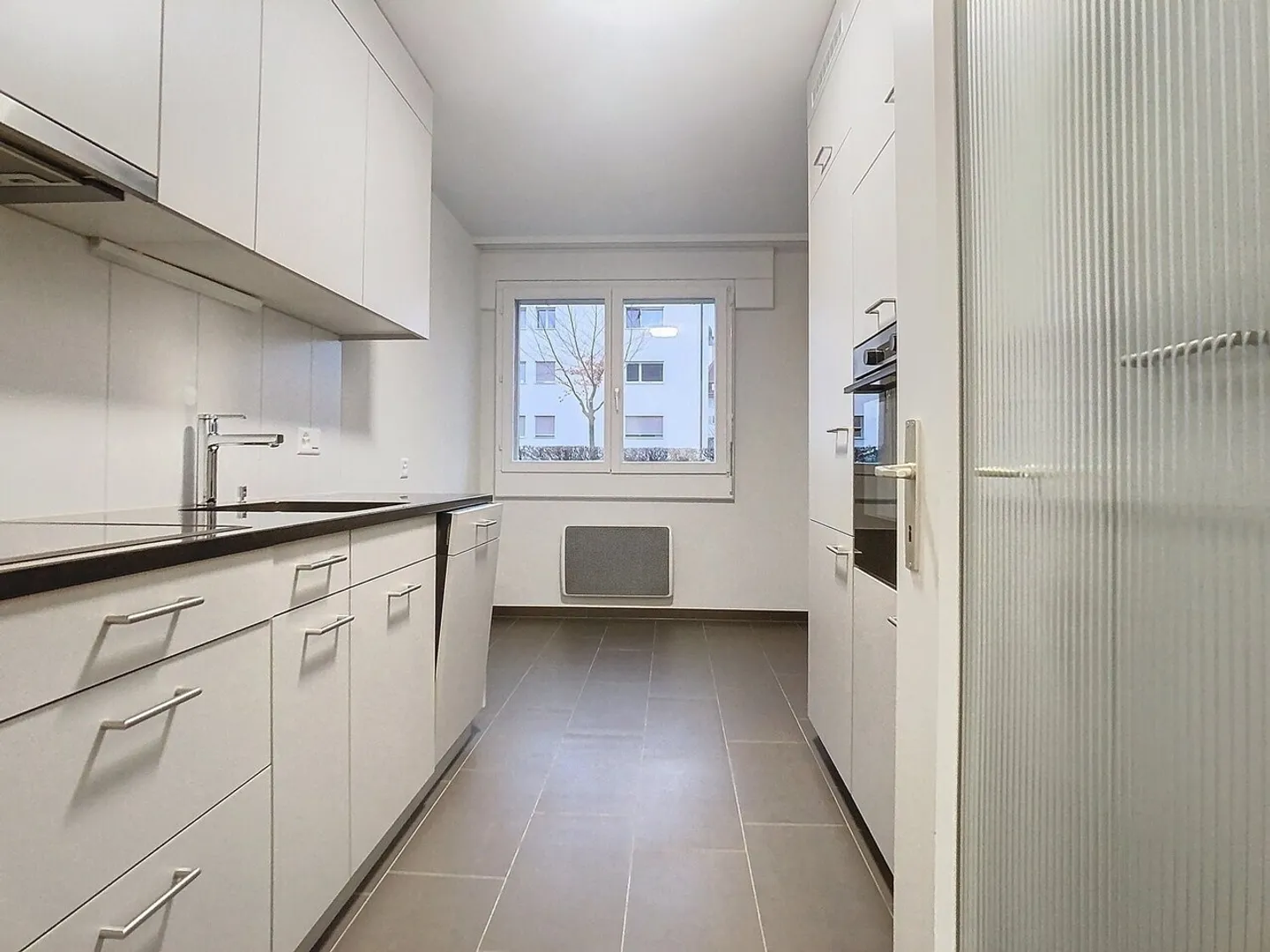 Charming renovated 4-room apartment - Photo 7 of 9