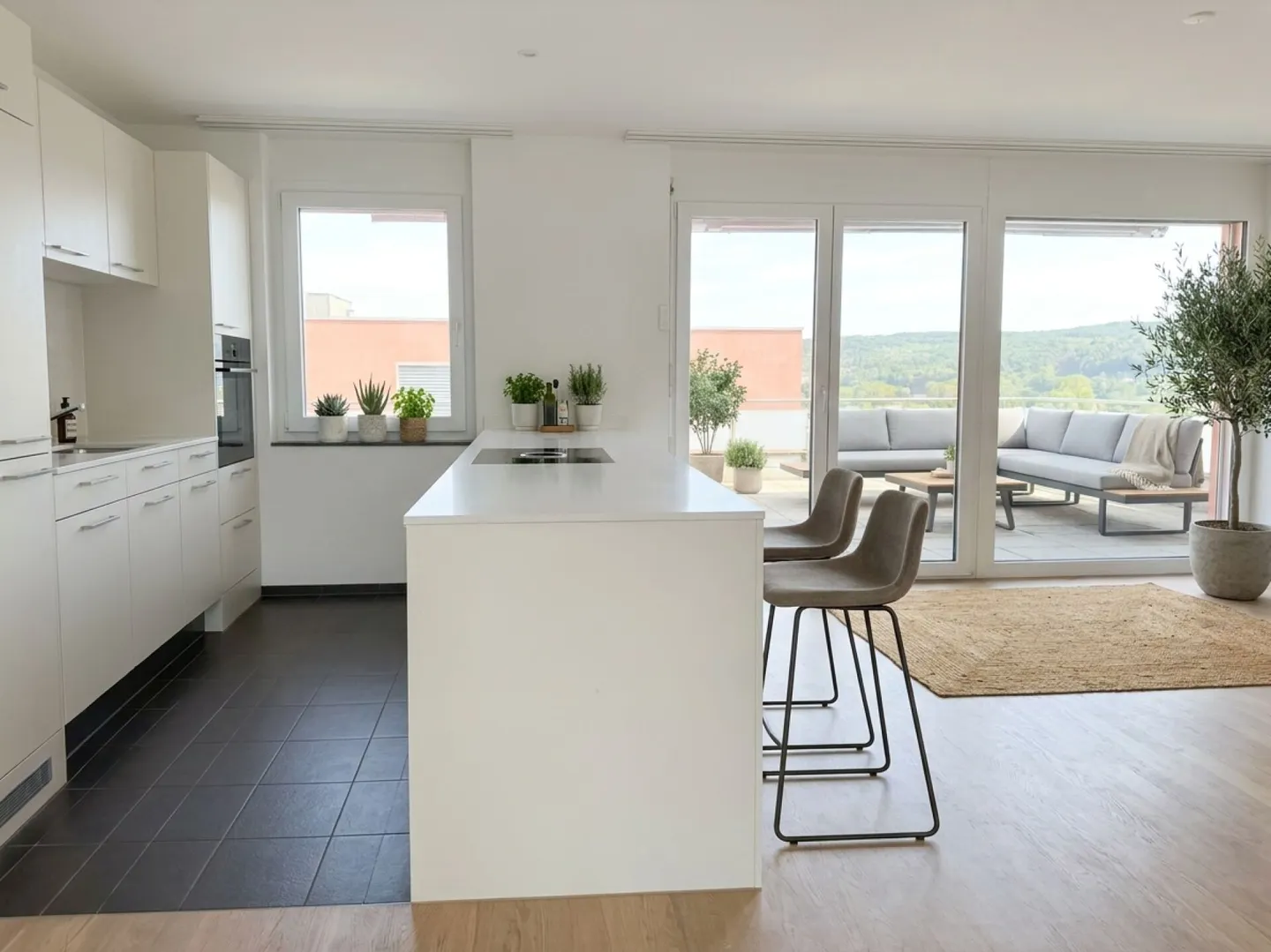 Beautiful penthouse apartment with a view - Photo 5 of 8