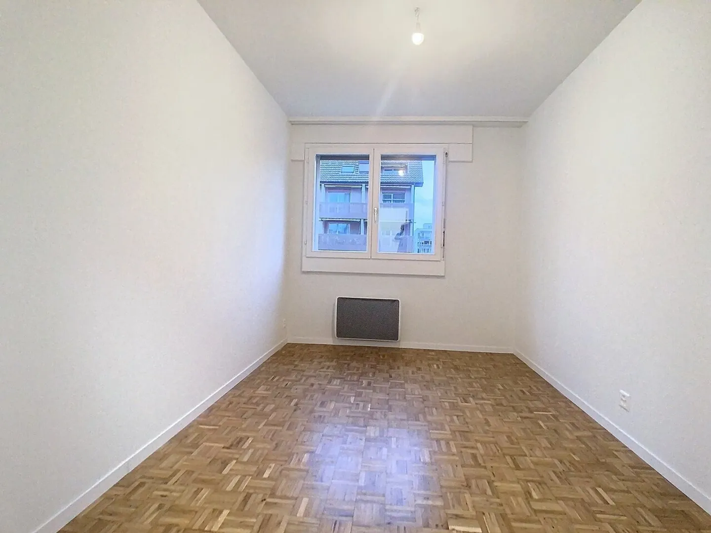 Charming renovated 4-room apartment - Photo 8 of 9