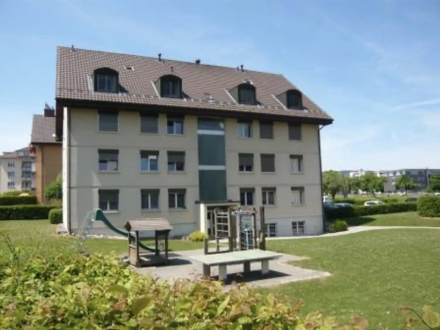 Charming renovated 4-room apartment - Photo 9 of 9