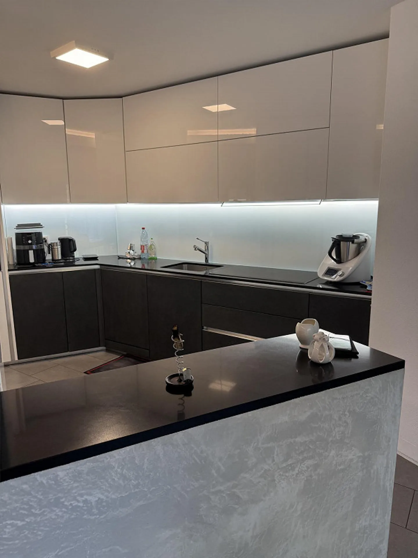 Appartamento ristrutturato di 4,5 stanze con vista libera e giardino - Foto 1 di 16
