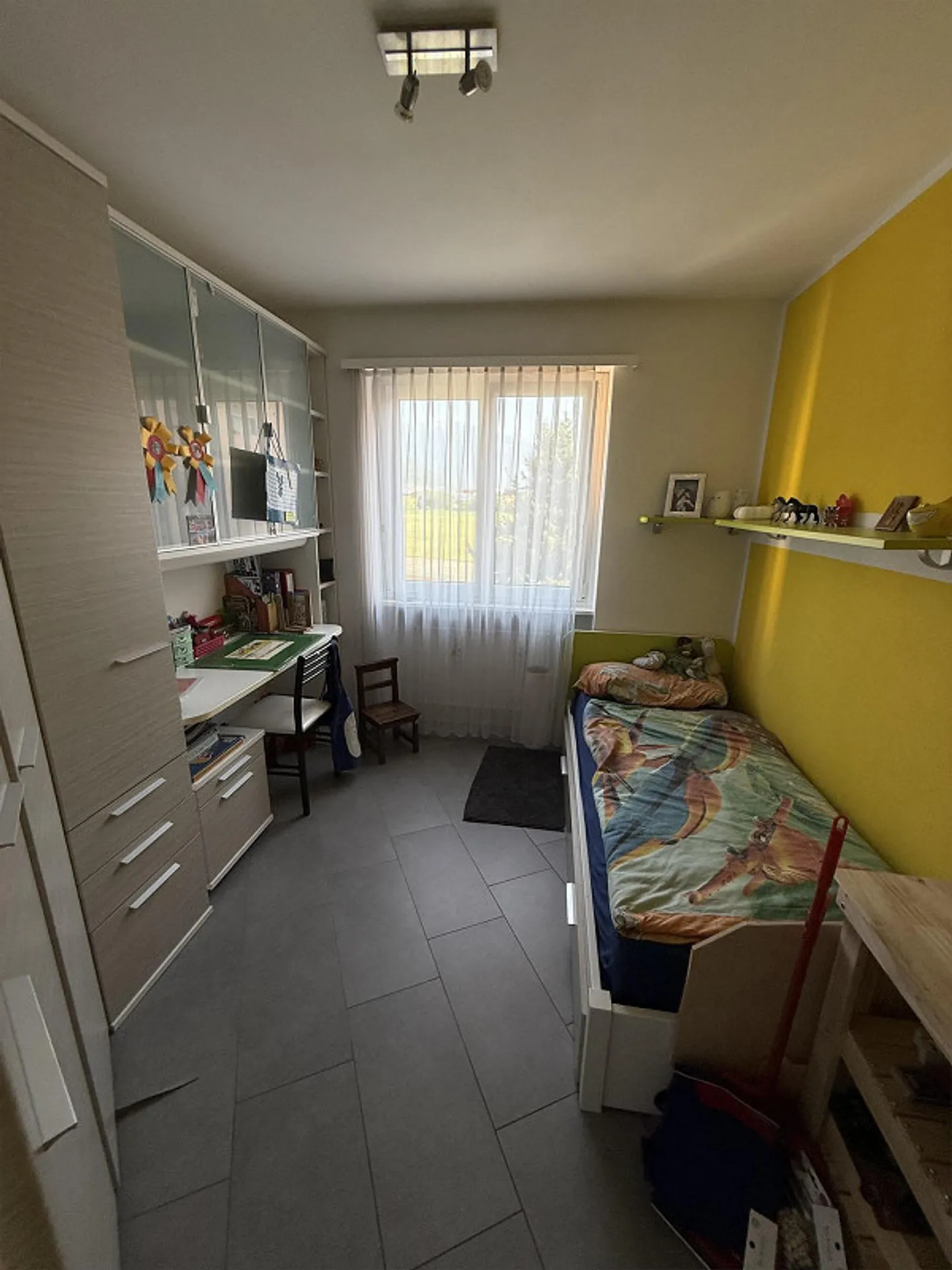 Appartamento ristrutturato di 4,5 stanze con vista libera e giardino - Foto 11 di 16
