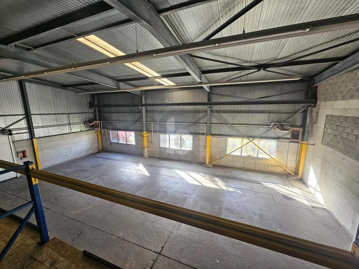 Spacious Industrial Hall with Mezzanine - Photo 4 of 6