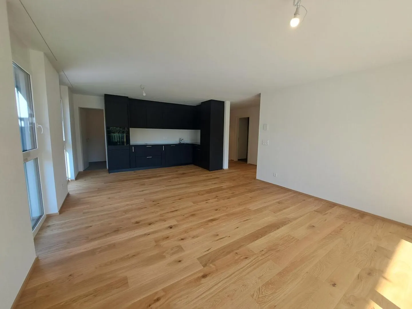 Magnifico appartamento nuovo di 3,5 locali con balcone - Foto 2 di 18