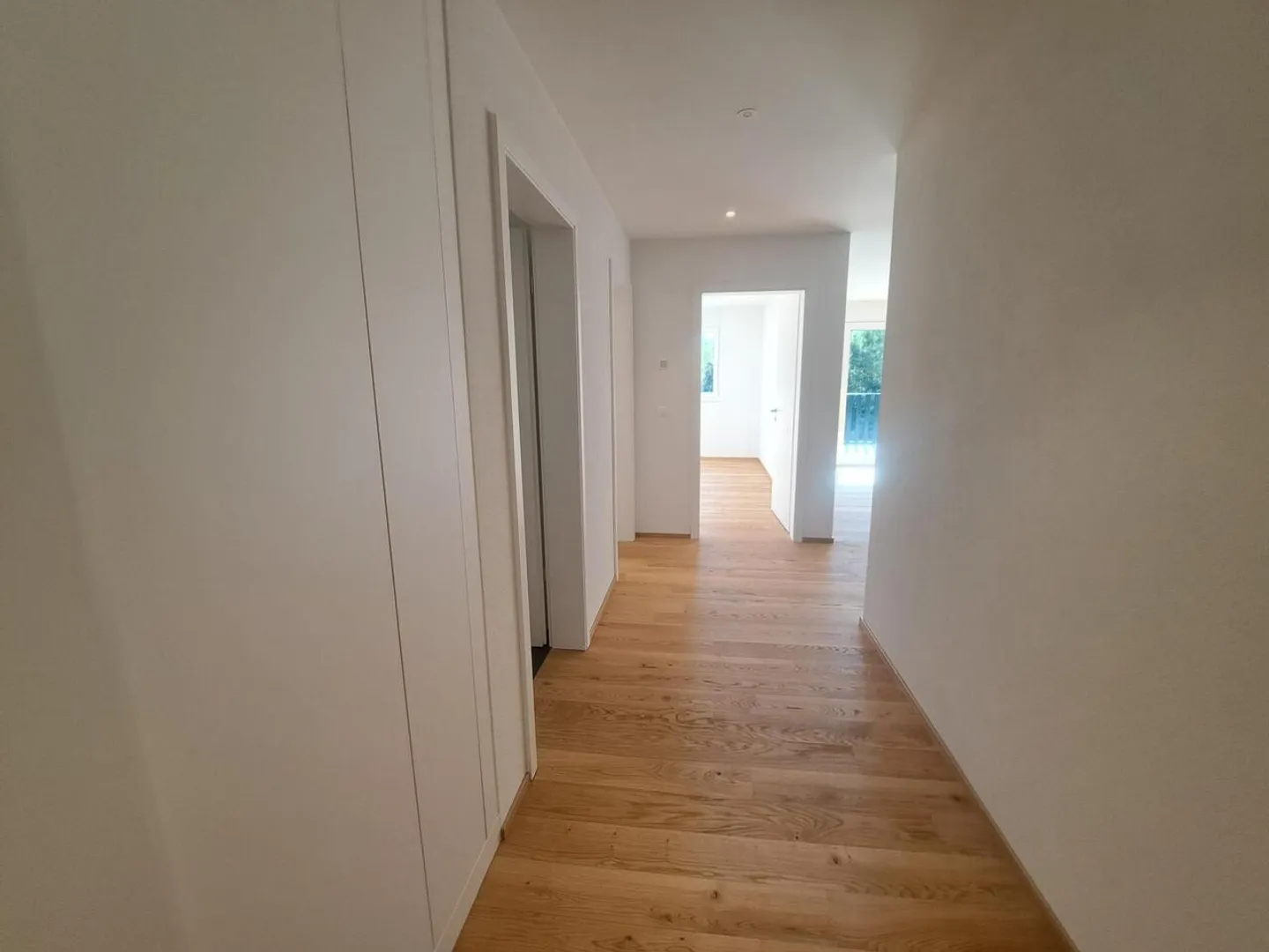 Magnifico appartamento nuovo di 3,5 locali con balcone - Foto 3 di 18