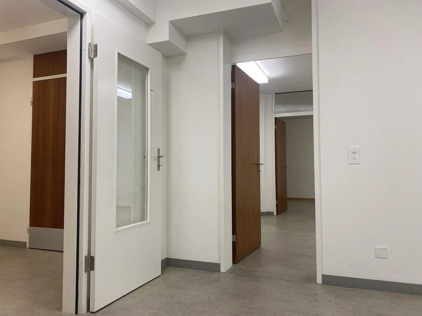 Spazio ufficio con aree divisibili 92 - 148m² - Foto 8 di 13