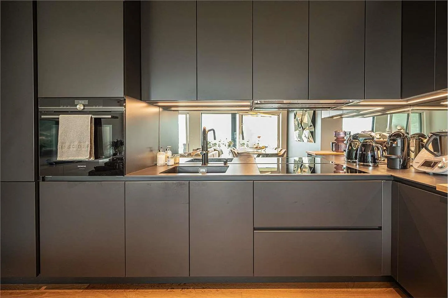 Elegante appartamento di 3,5 locali con vista lago - Foto 4 di 13