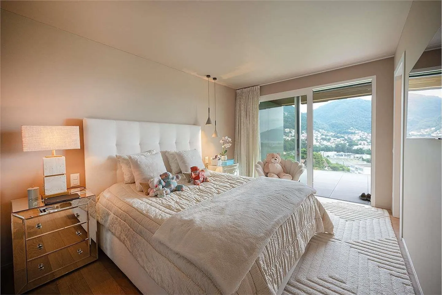 Elegante appartamento di 3,5 locali con vista lago - Foto 5 di 13