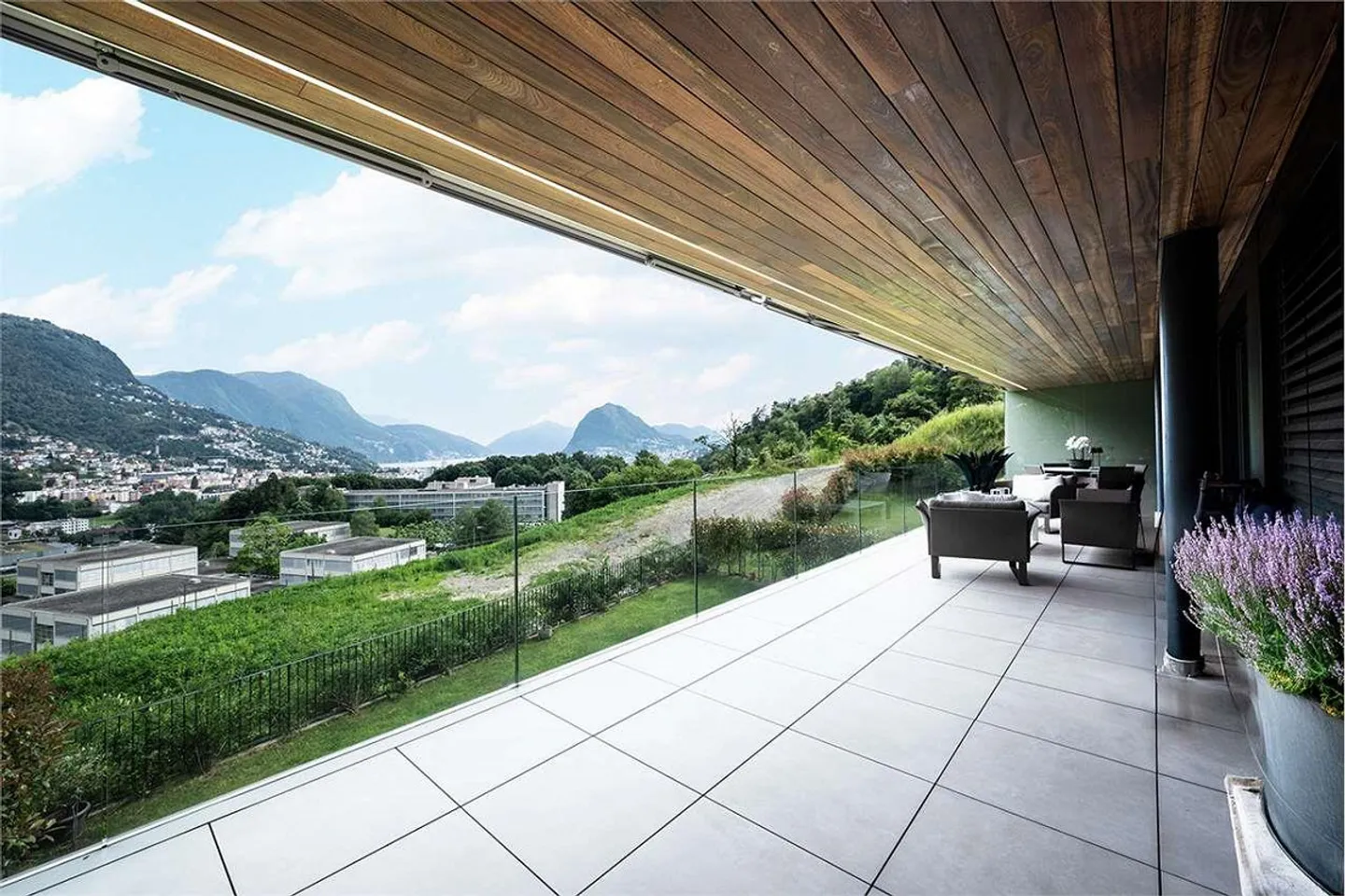 Elegante appartamento di 3,5 locali con vista lago - Foto 9 di 13