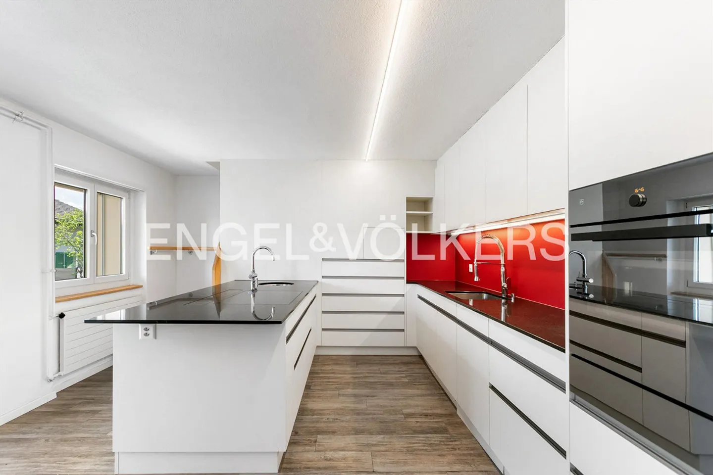 Spacious Home in a Quiet Location - Photo 4 of 5