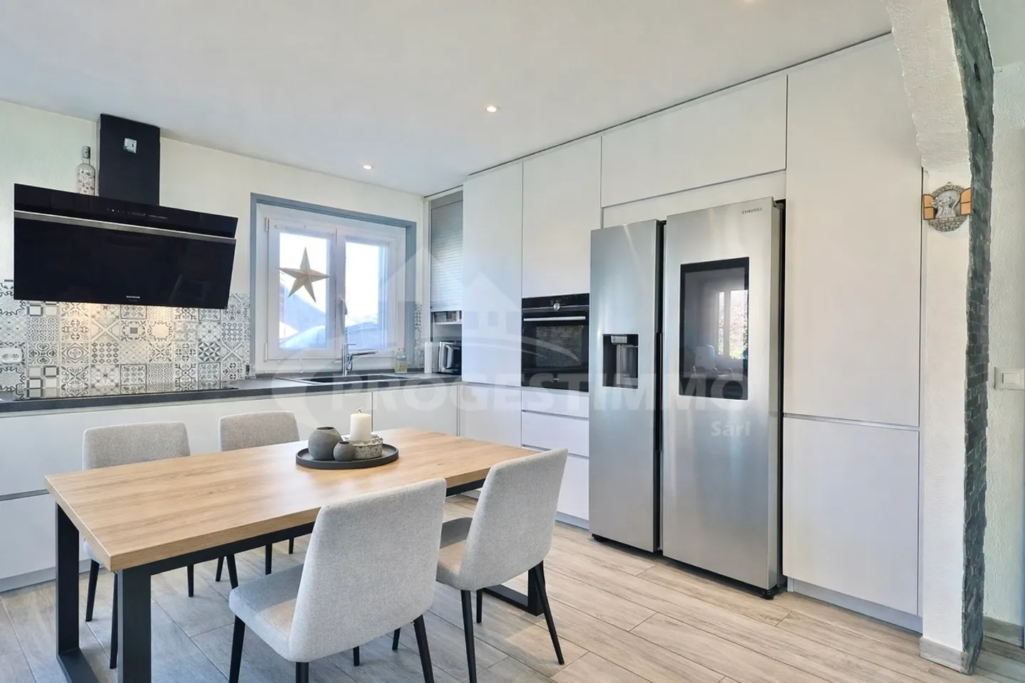 MAISON AVEC 6,5 CHAMBRES, ALLIANT CONFORT, ESPACE ET CALME - Photo 3 sur 11