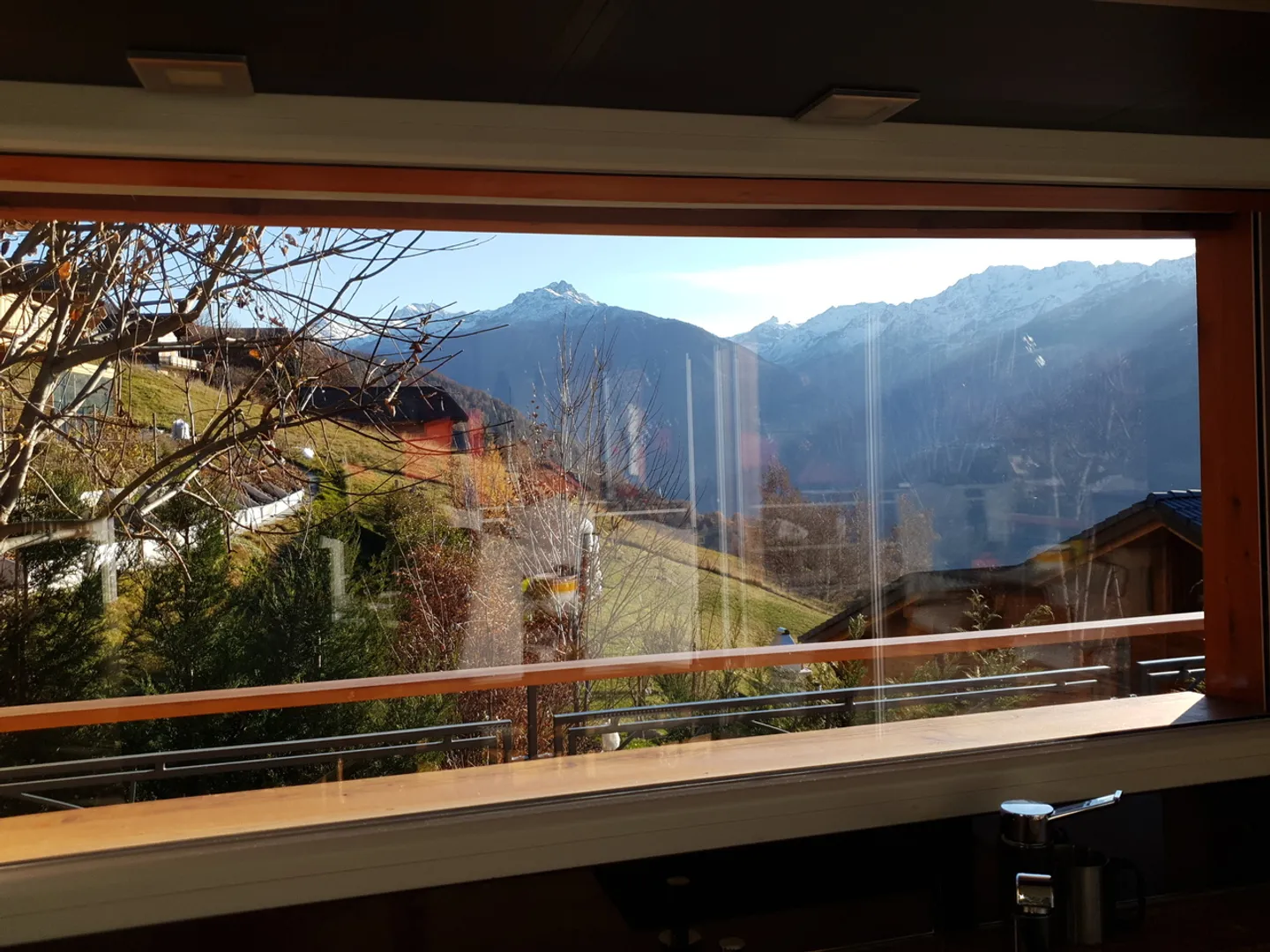Chalet with Stunning Alpine Views - Photo 7 of 18