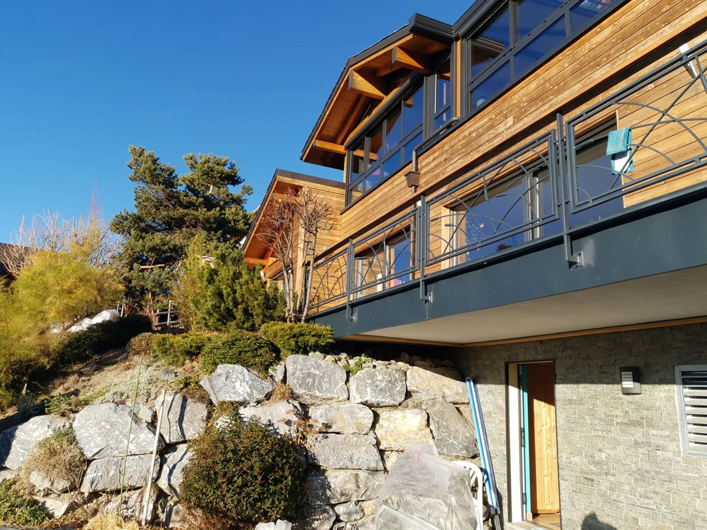 Chalet with Stunning Alpine Views - Photo 10 of 18