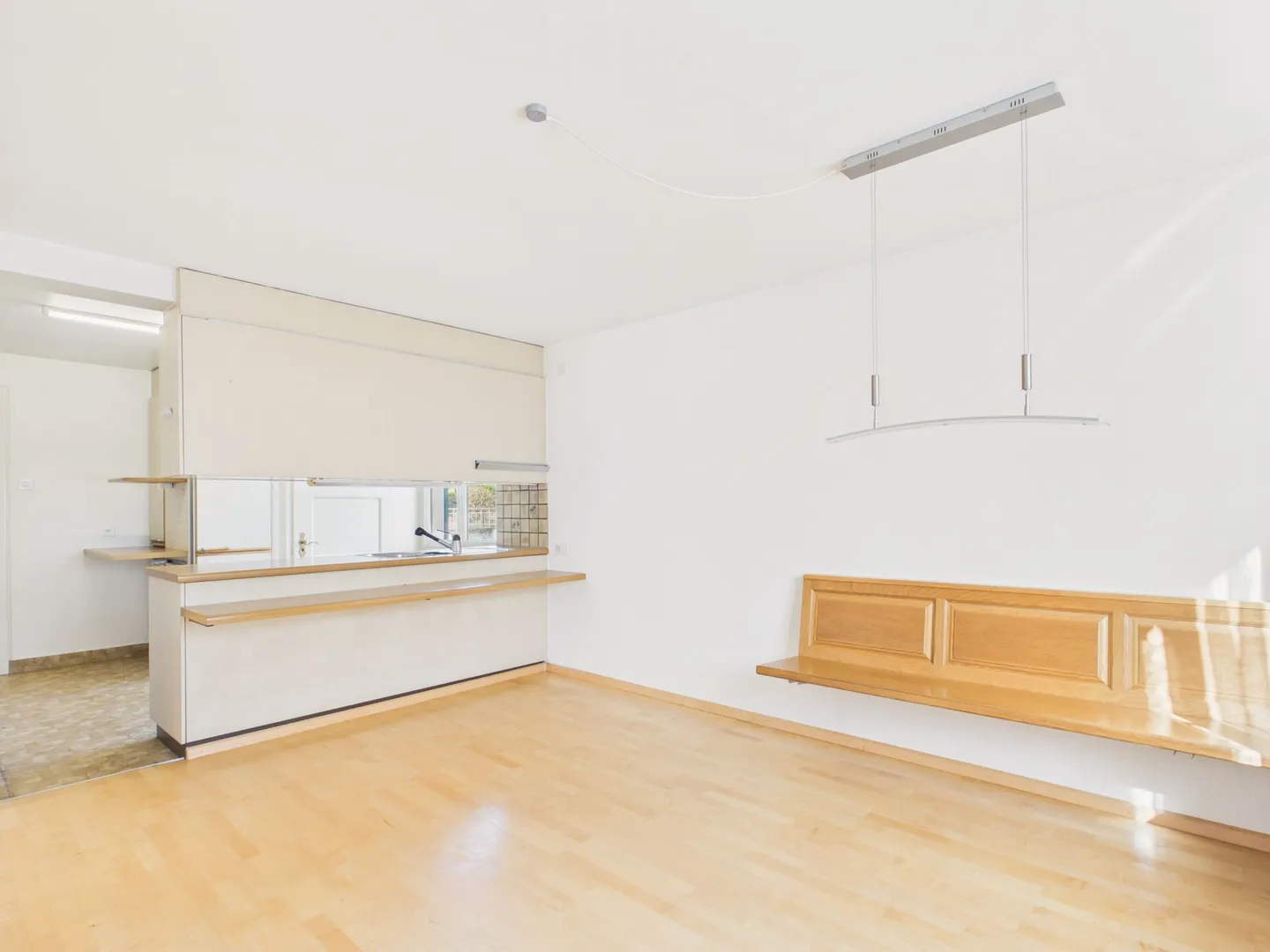 Incantevole casa unifamiliare con grande potenziale in una buona posizione a Magden - Foto 4 di 17