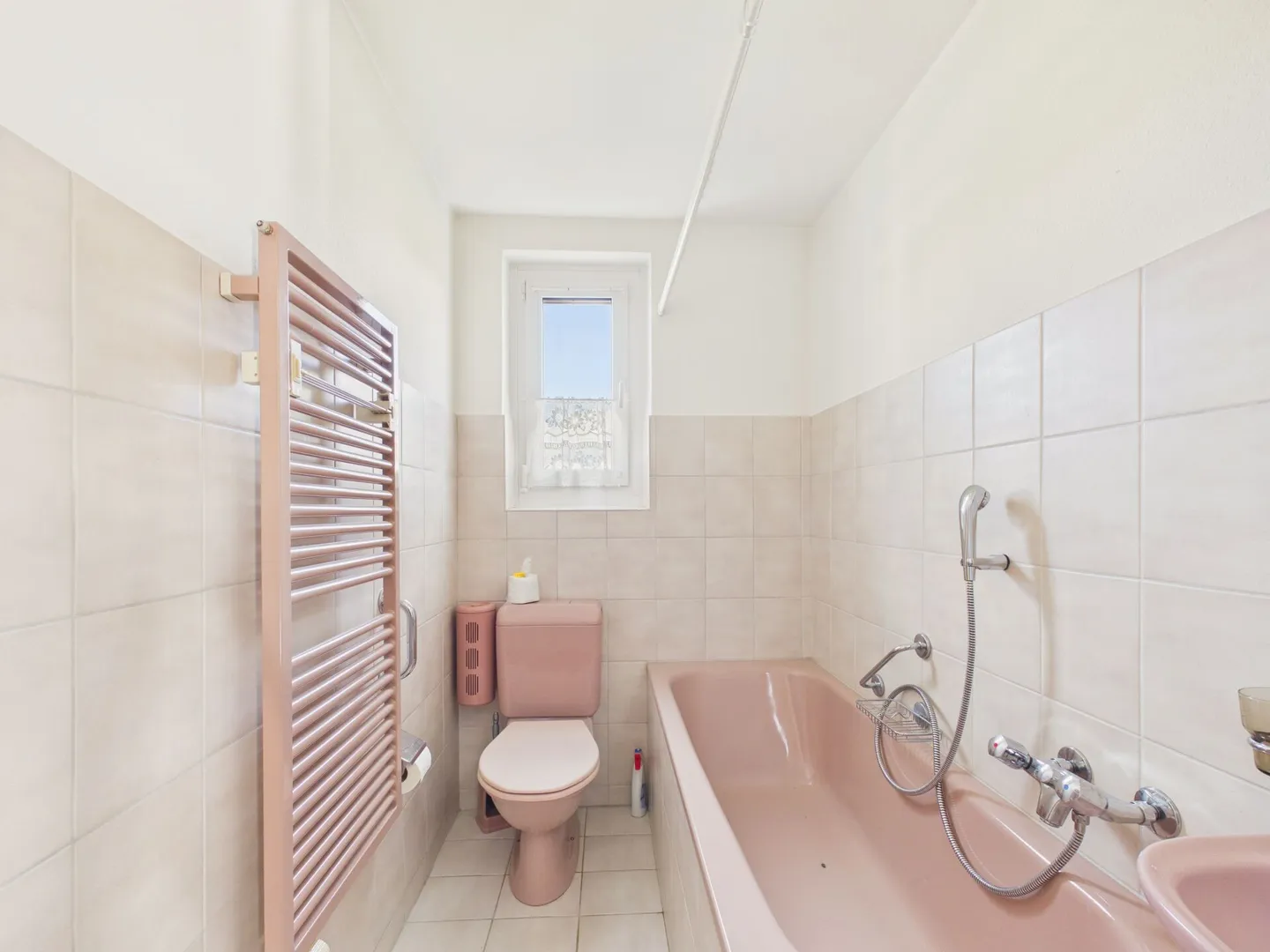 Incantevole casa unifamiliare con grande potenziale in una buona posizione a Magden - Foto 7 di 17