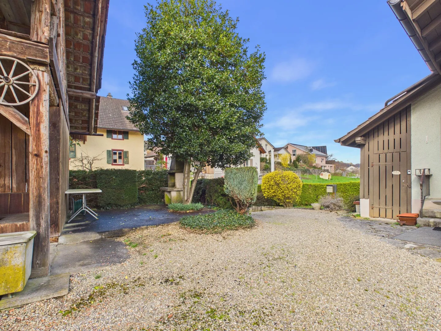 Incantevole casa unifamiliare con grande potenziale in una buona posizione a Magden - Foto 15 di 17