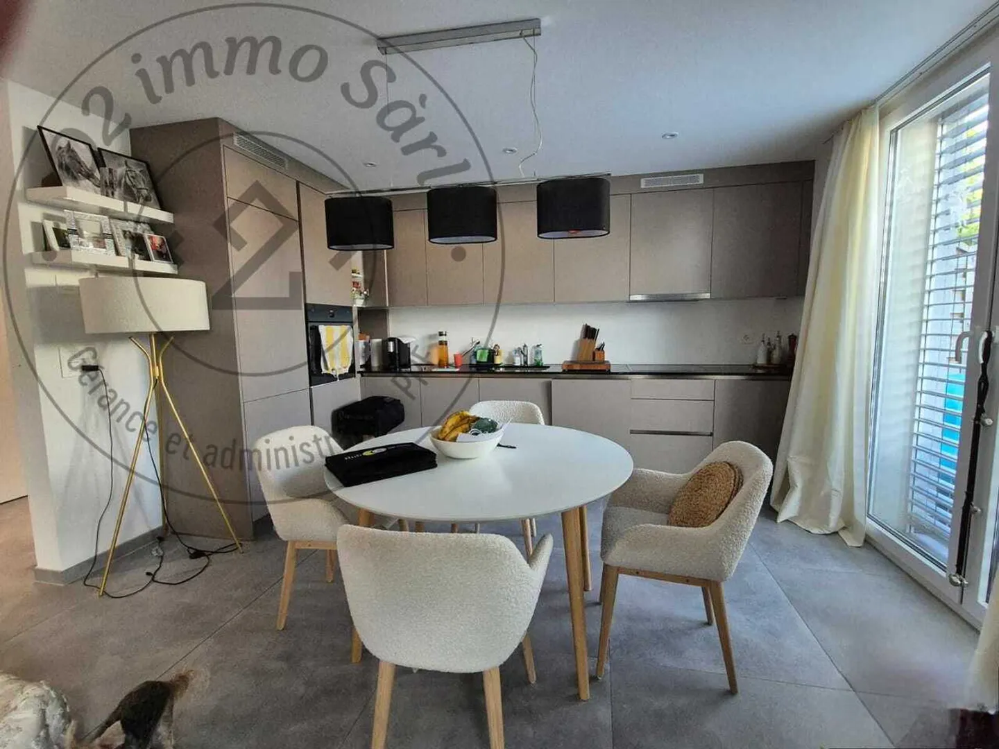 Bel appartement de 4,5 pièces au rez-de-chaussée - Photo 2 sur 7