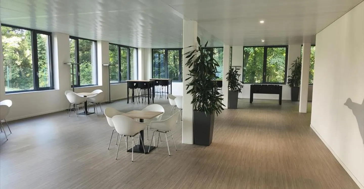 Mischgenutztes Gebäude mieten - Foto 2 von 5