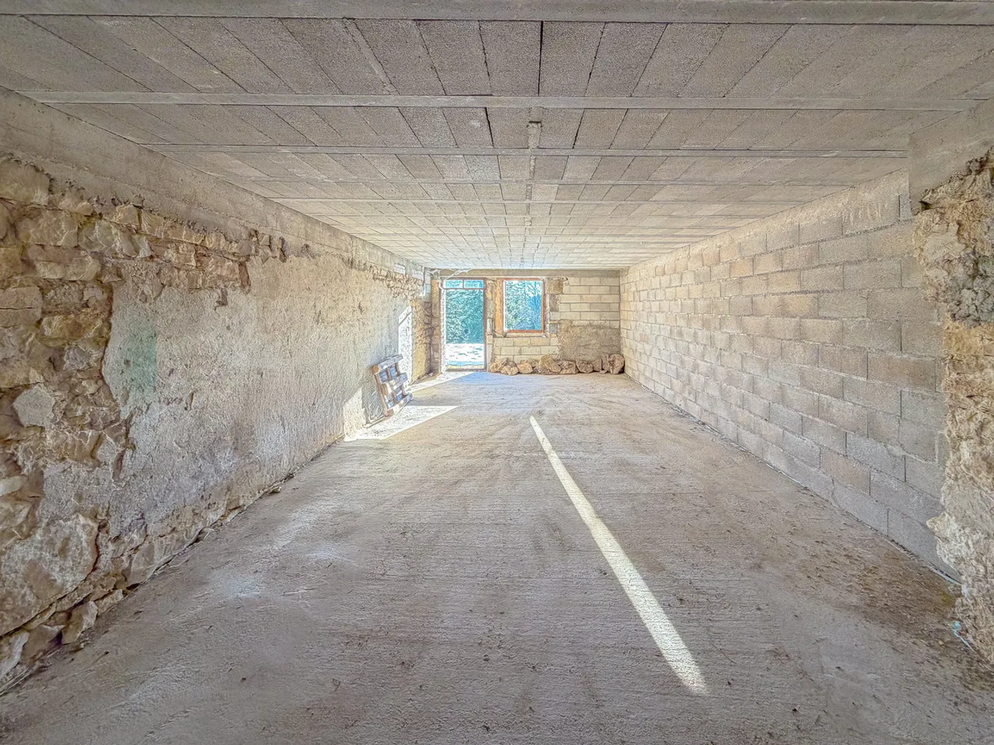 Edificio a schiera storico su terreno agricolo di 17.197 m2 - Foto 10 di 16