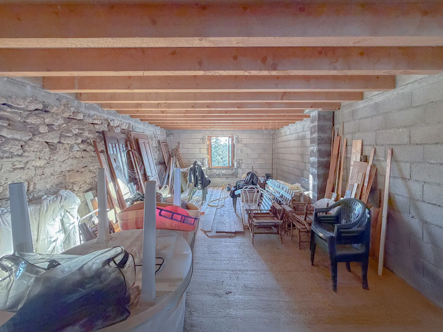 Edificio a schiera storico su terreno agricolo di 17.197 m2 - Foto 12 di 16