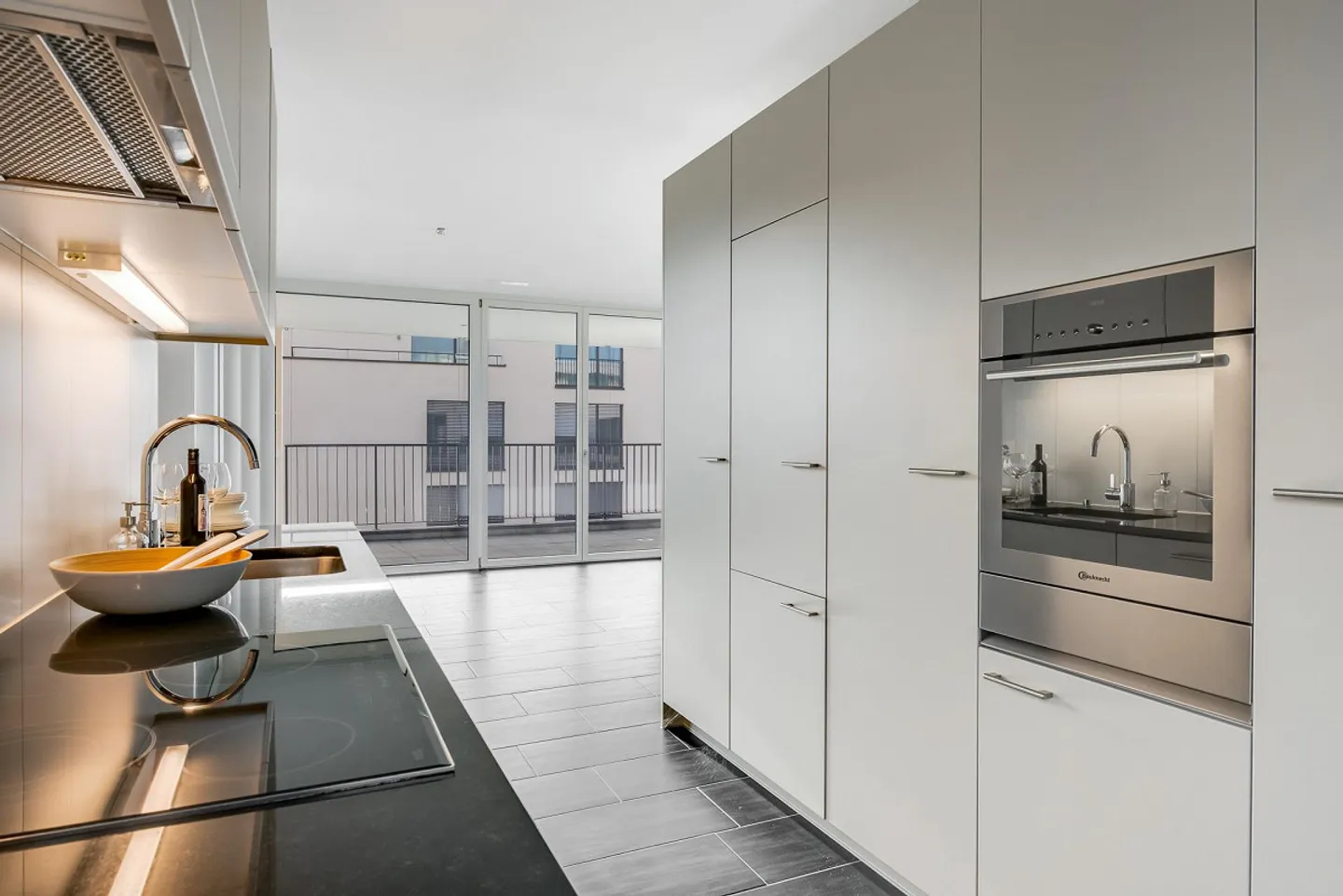 Où l'espace rencontre le style - Votre oasis de 4,5 pièces au rez-de-chaussée à Melli... - Photo 4 sur 13