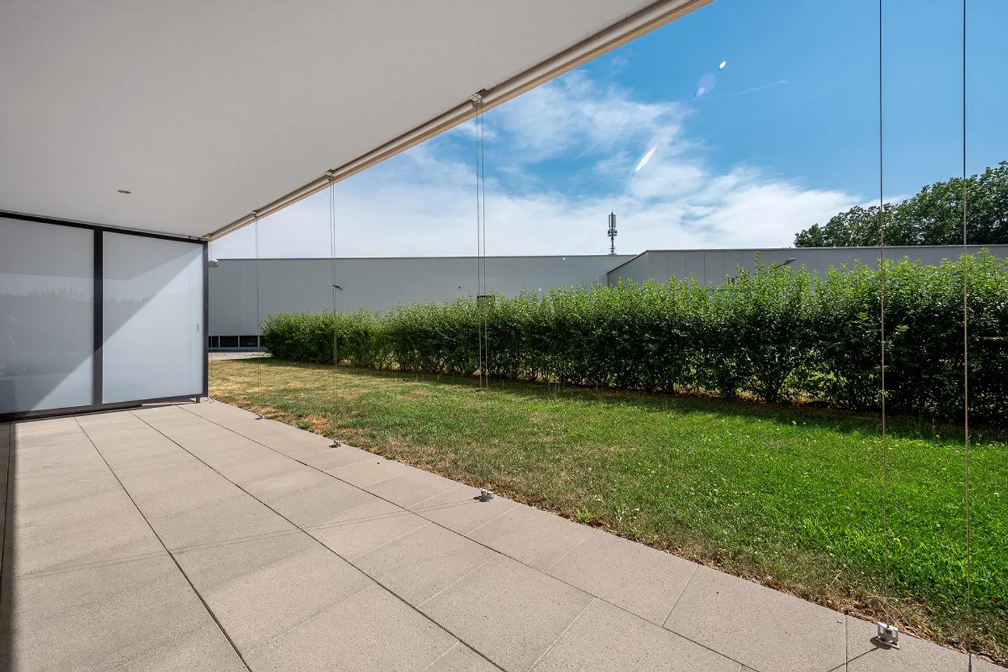 Où l'espace rencontre le style - Votre oasis de 4,5 pièces au rez-de-chaussée à Melli... - Photo 11 sur 13